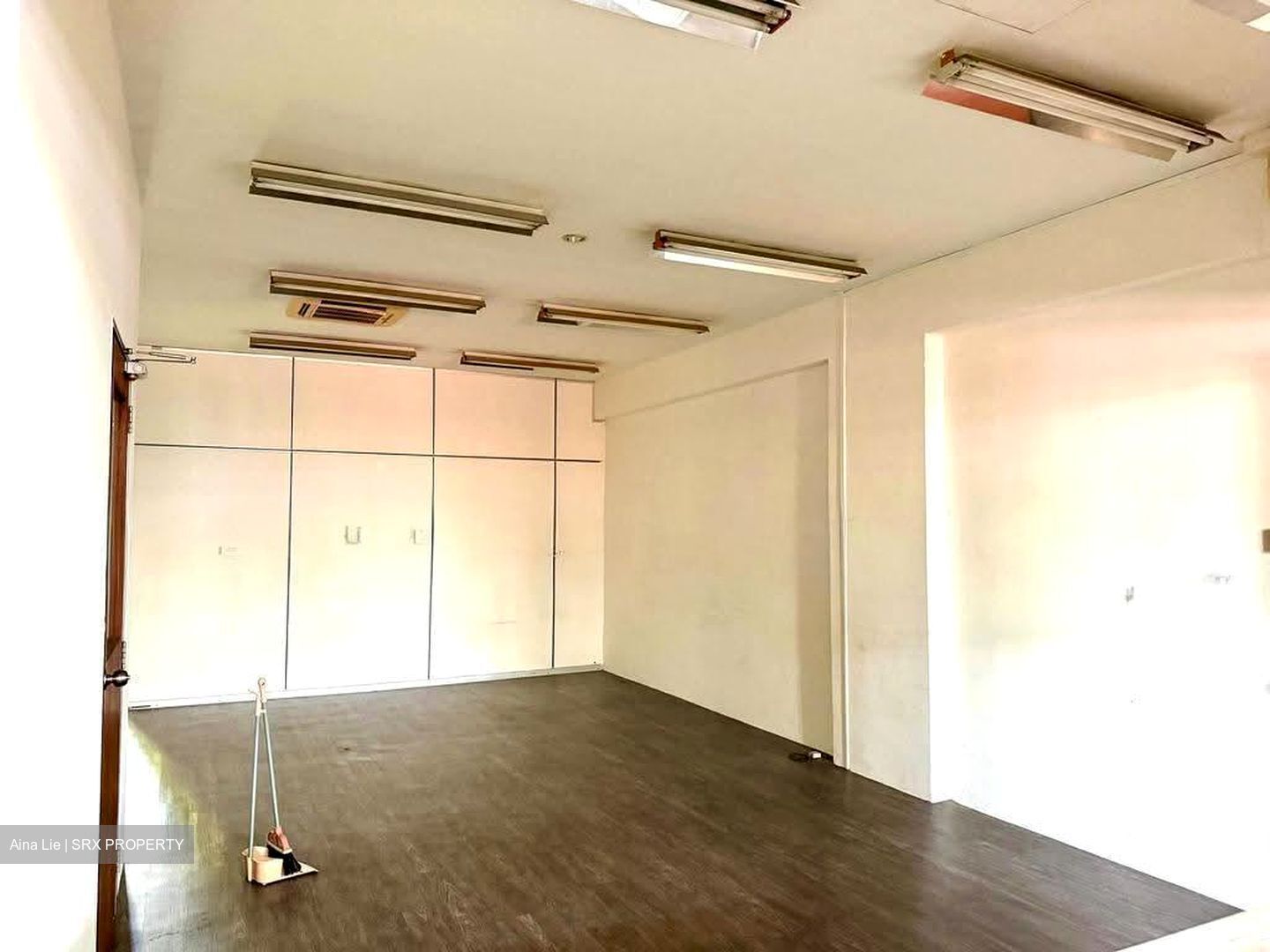 The Sunflower (D14), Office #635862771